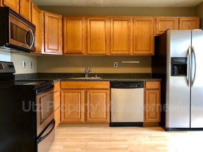 Building Photo - 665 Johahn Dr