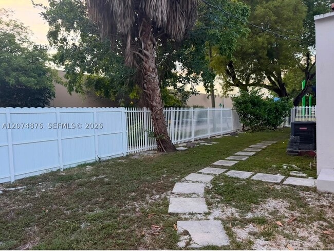 Building Photo - 586 NW 48th St