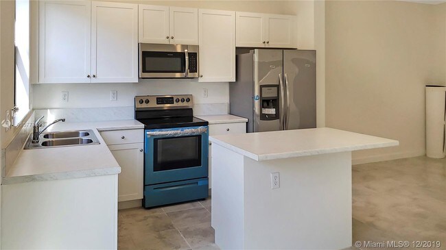 Building Photo - 24970 SW 112th Ct