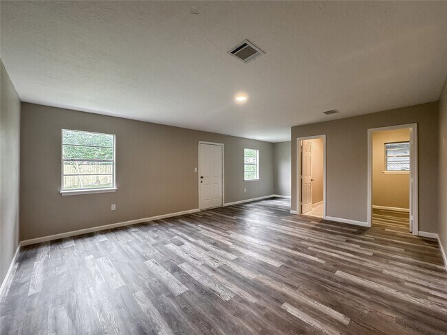 Foto del edificio - 7710 Claiborne St
