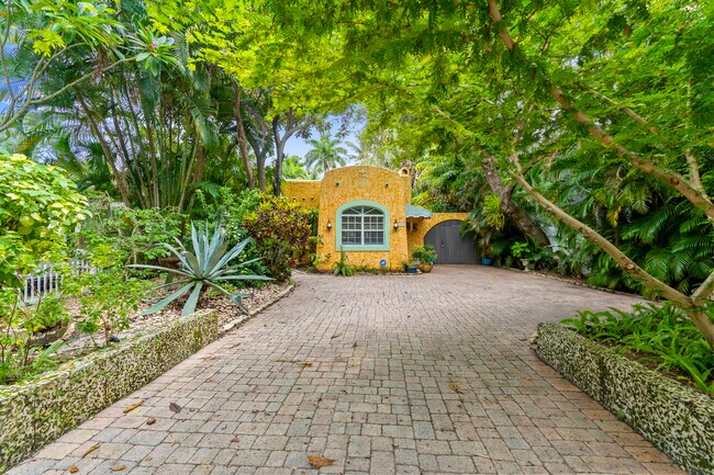 Foto del edificio - 614 SE 5th Ct