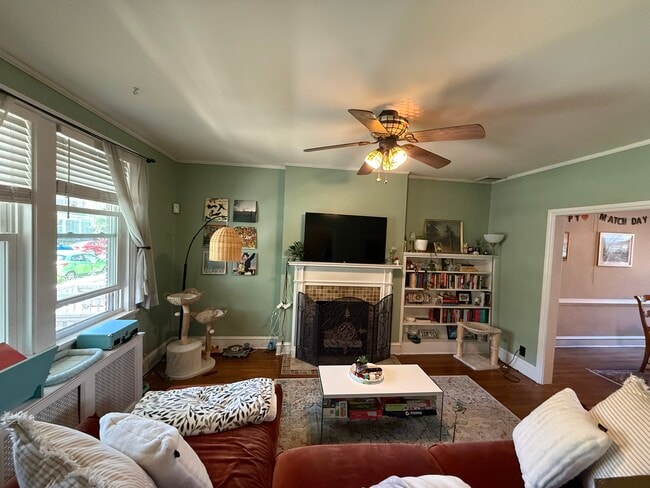 Foto del edificio - 2904 Parkwood Ave