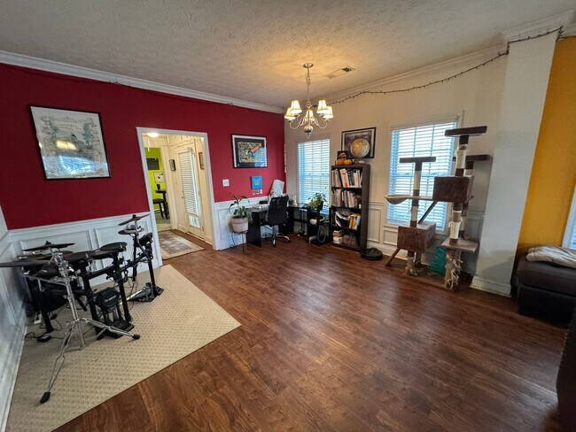 Foto del edificio - Beautiful East Side Home