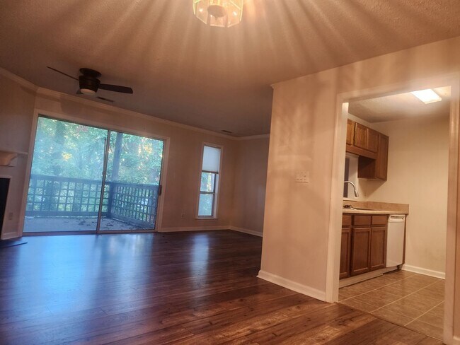 Foto del edificio - 1 Bedroom 1 Bath Condo in Raleigh 27612!