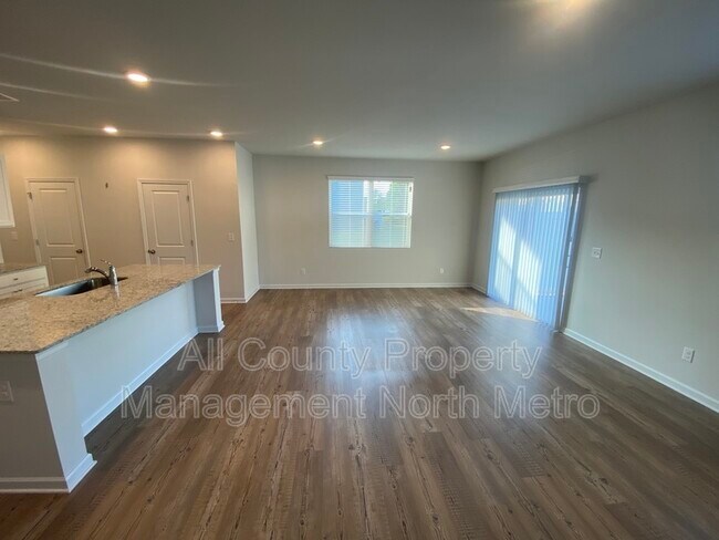 Building Photo - 5340 Melbourne Ln