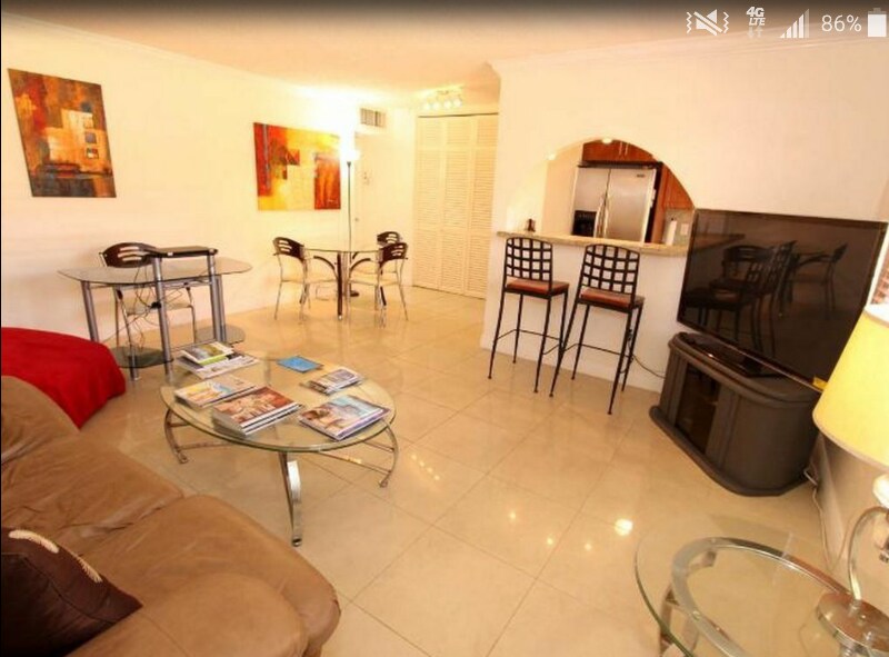 Foto principal - 1725 James Ave