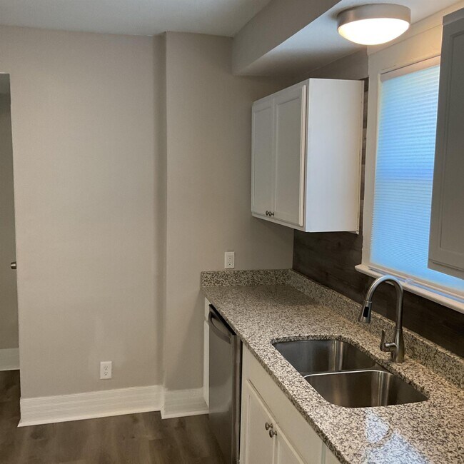 Foto del edificio - 441 Wildwood Ave