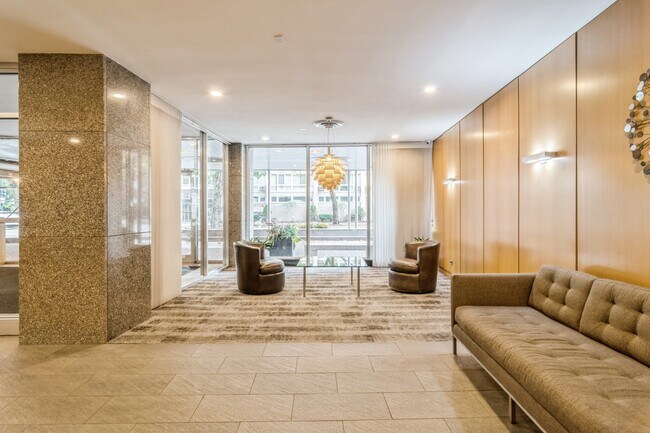 Foto del edificio - 2930 N Sheridan Rd