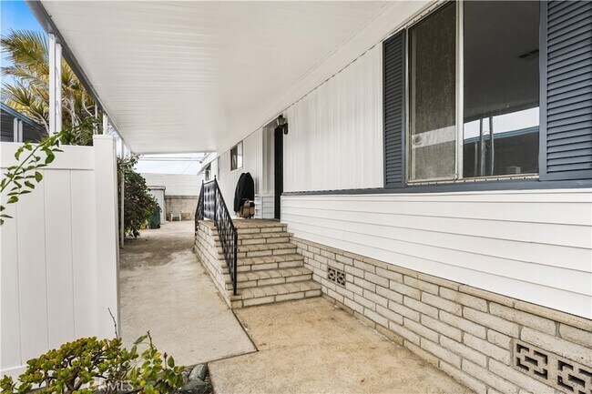 Foto del edificio - 16444 Bolsa Chica St