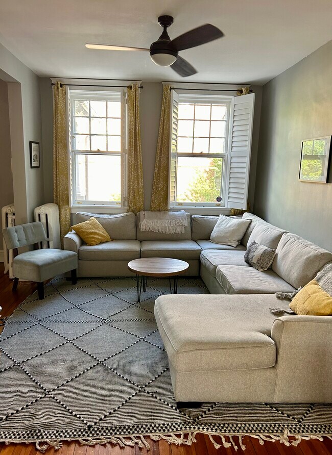 Living Room - 812 N Cleveland St