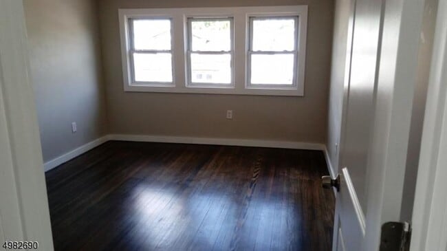 Building Photo - 283 Isabella Ave