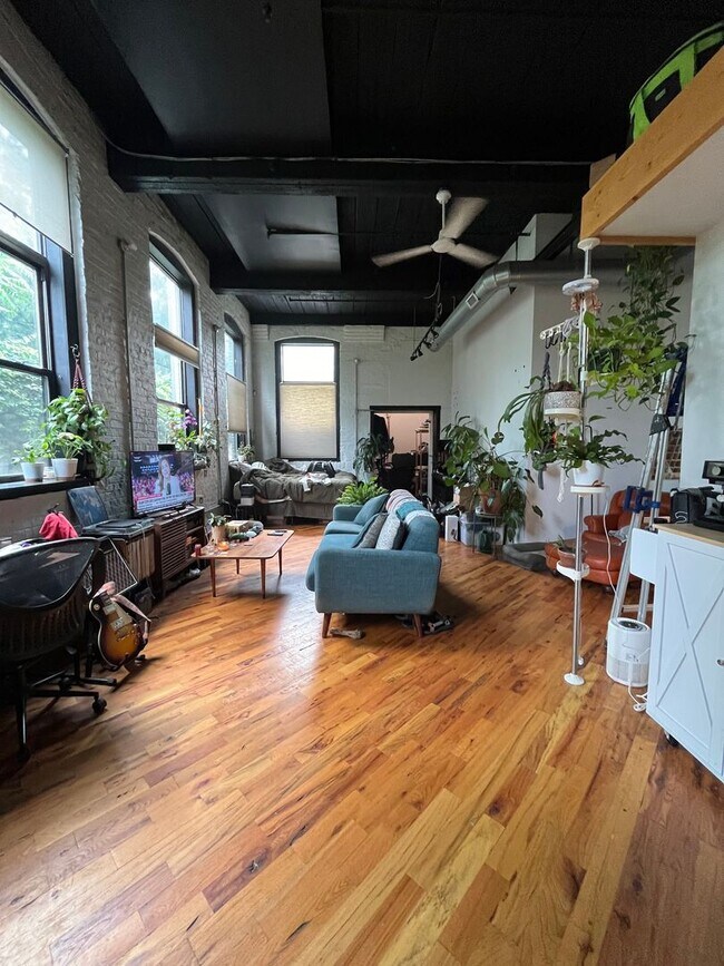 Foto del edificio - 3033-47 Ruth St