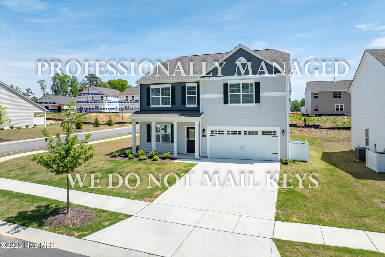 Foto principal - 1107 Saddlebrook Dr