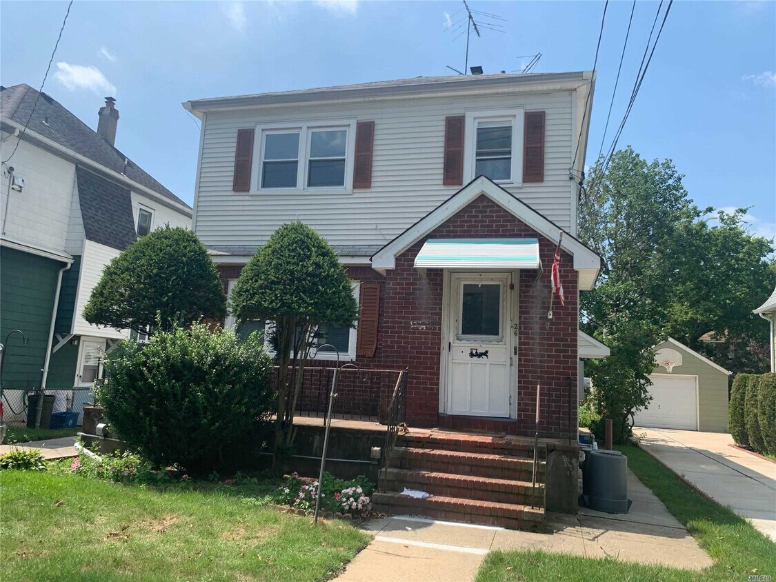 Primary Photo - 26 Holland Ave