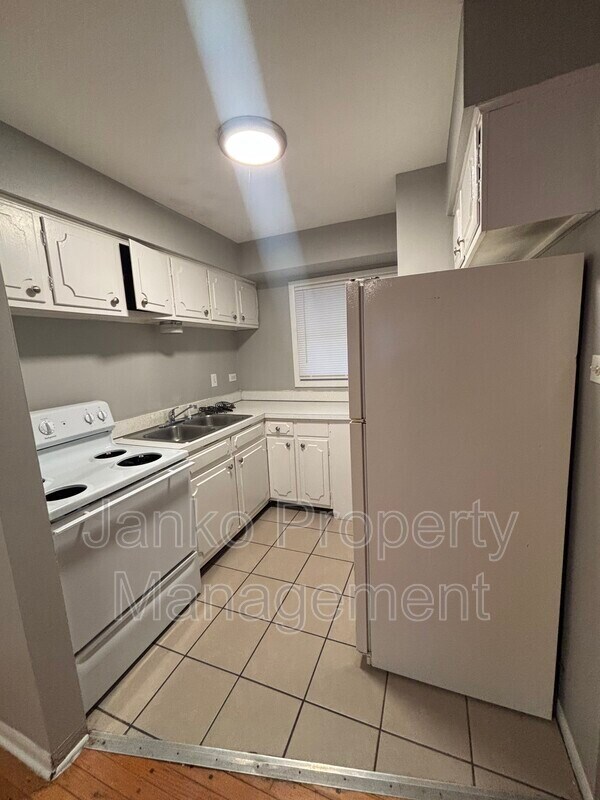Building Photo - 5003 Columbus Dr