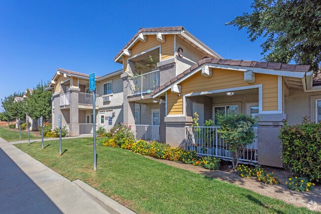 Building - Zaninovich Village