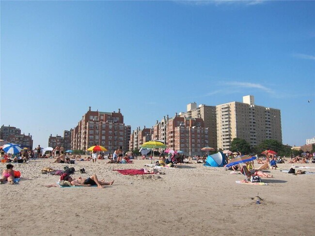 Foto del edificio - 130 Oceana Dr W