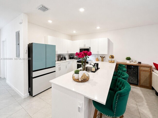 Building Photo - 26437 SW 149th Ave