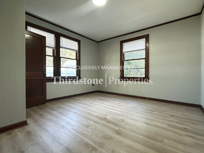 Building Photo - 6511 Evelyn Dr