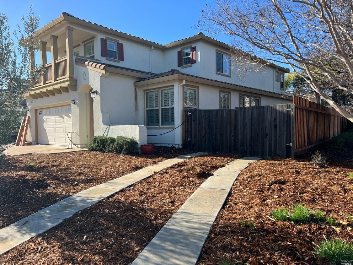Primary Photo - 1052 Parkside Dr