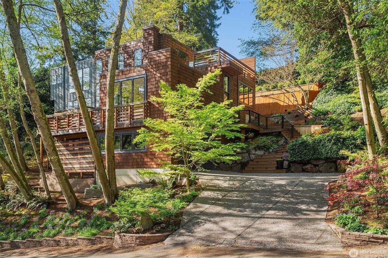 Primary Photo - 3bd/2.25ba Edmonds House