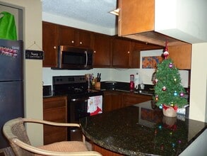 Building Photo - 1211 Highland Ave