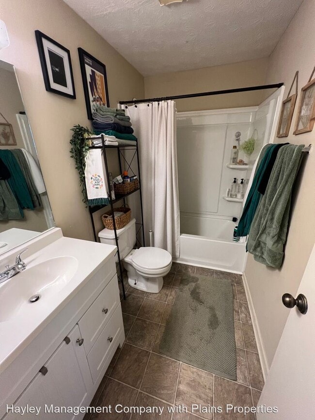 Building Photo - 2 br, 1 bath House - 522 E University Dr