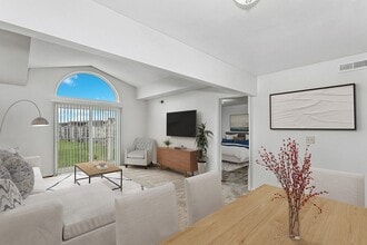 Building Photo - Oak Shores Apartments