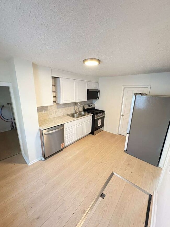 Building Photo - Charming Cleveland Home in Prime West Side Location