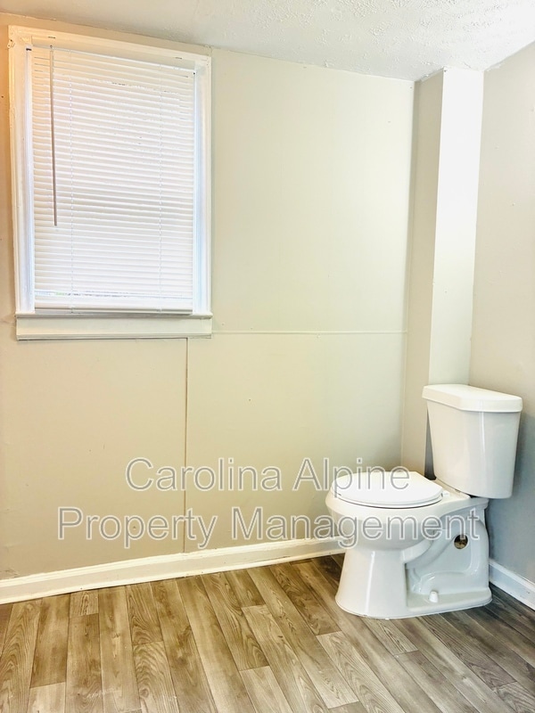 Building Photo - 208 Royster Ave