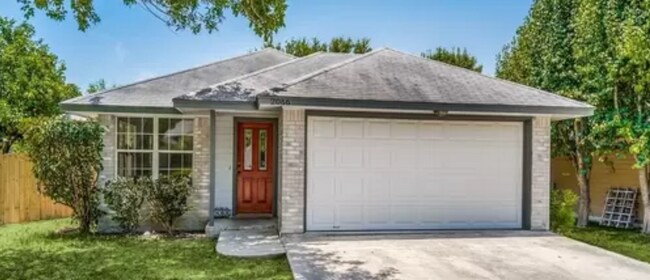 Building Photo - 2066 Bentwood Dr