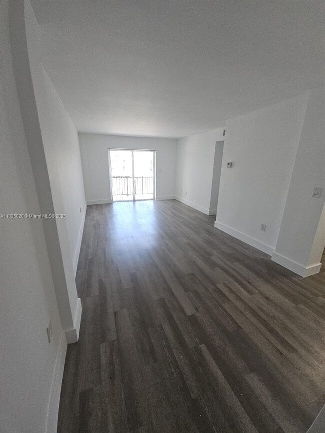 Building Photo - 8101 Crespi Blvd