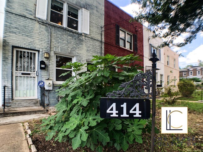 Building Photo - 414 Franklin St NE