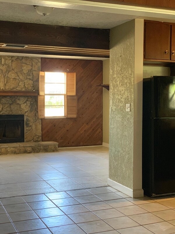 Building Photo - 1207 Willow Ln