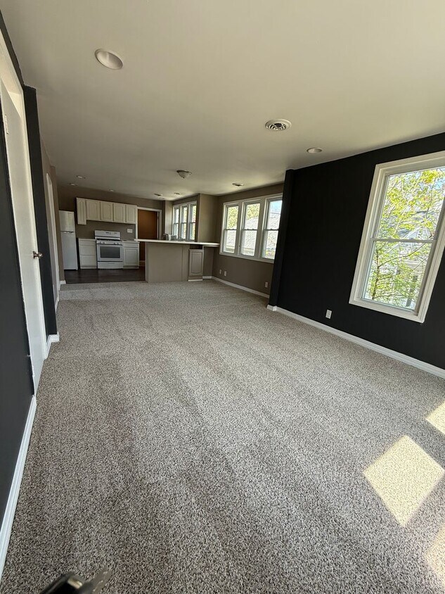 Primary Photo - 1500 Birney St