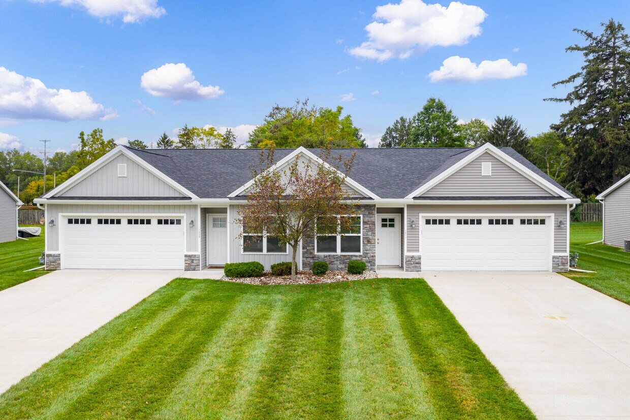 1009 Firecreek Ct., Temperance, MI 48182 Townhome Rentals in