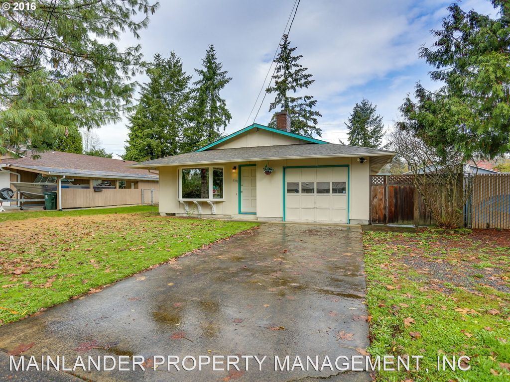 2 br, 1.5 bath House 16130 SE HUGH AVE House Rental in Milwaukie