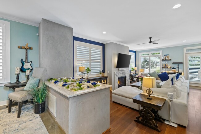 Photo - 1122 Glenview Dr House