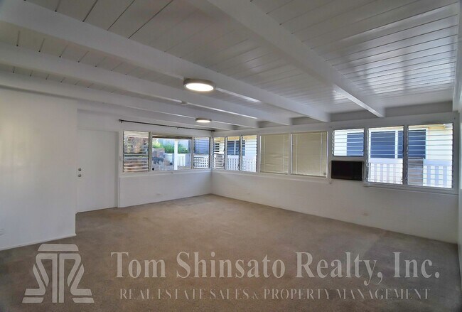 Building Photo - Spacious House available in Hawaii Kai!