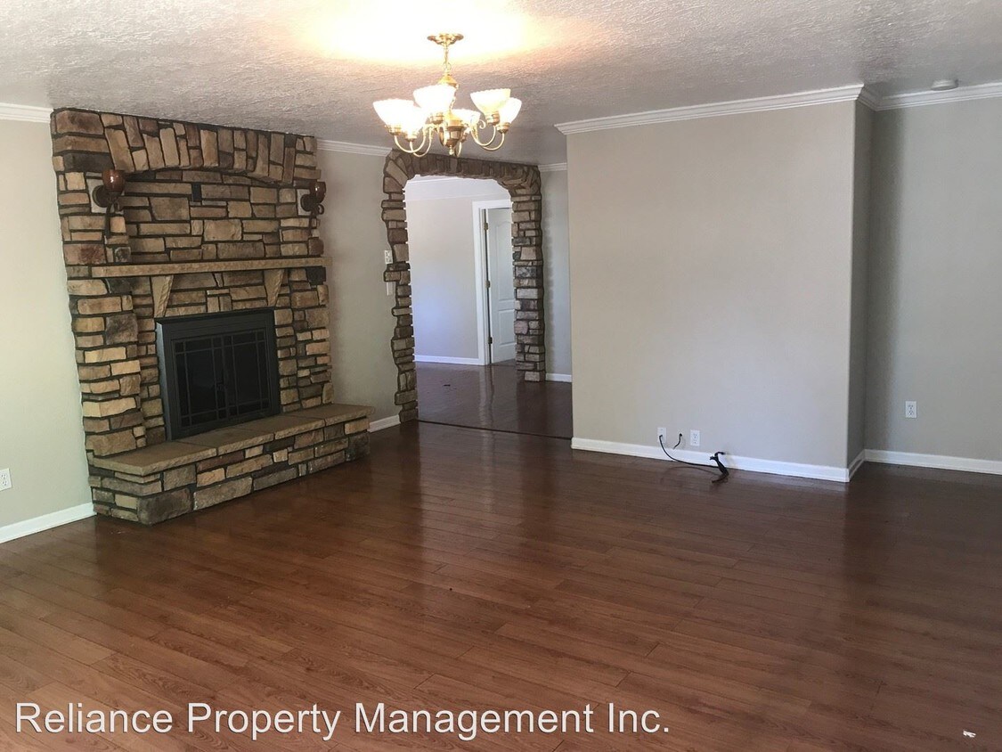 Foto principal - 2 br, 1 bath House - 1839 NE 114th Pl.