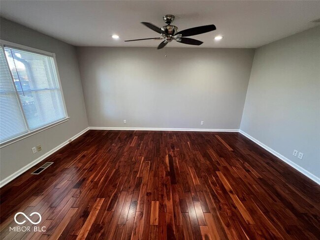 Foto del edificio - 731 E 116th St