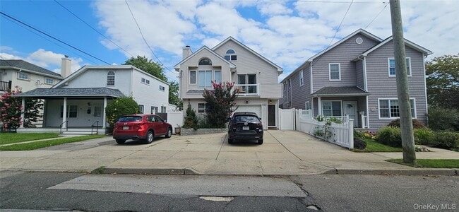 Foto del edificio - 558 Lincoln Blvd