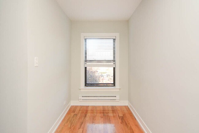 Building Photo - 2915 N Mildred Ave