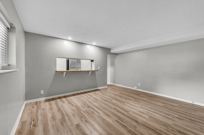 Building Photo - 1132 W 41ST TERRACE