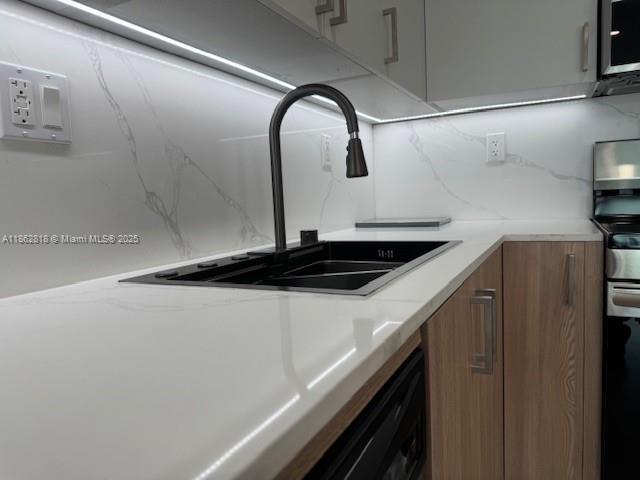 Foto del edificio - 18151 NE 31st Ct