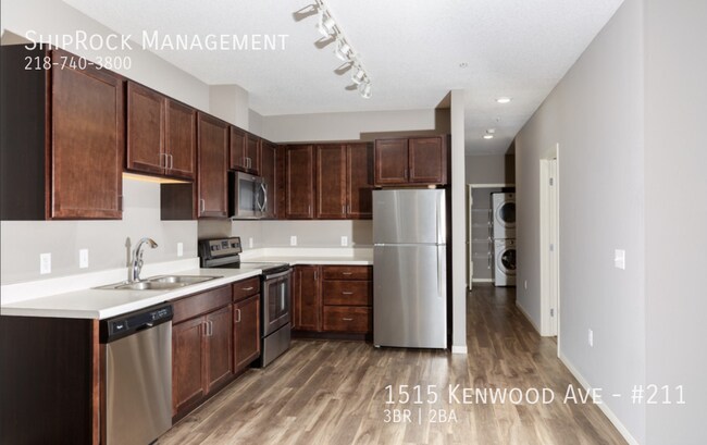 Building Photo - 1515 Kenwood Ave