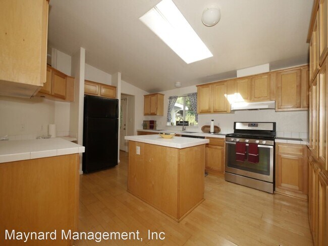 Building Photo - 3 br, 2 bath House - 1128 Ridge Rd.