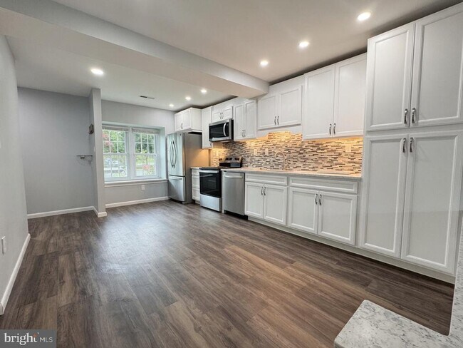 Foto del edificio - 5817 Burke Manor Ct