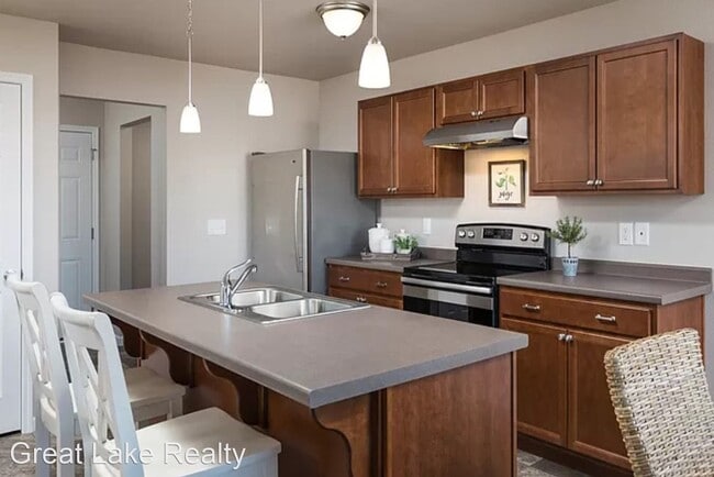 Building Photo - 2 br, 1 bath House - 1022 West Villas Drive