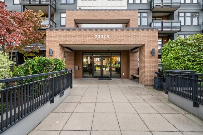 Building Photo - Top-Floor 1 Bedroom Condo in the Heart of Langley City